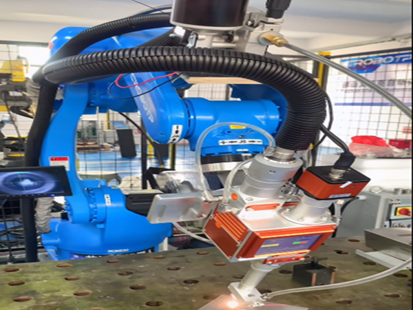 不銹鋼焊接機(jī)器人焊接工件有什么優(yōu)勢? 焊接機(jī)器人