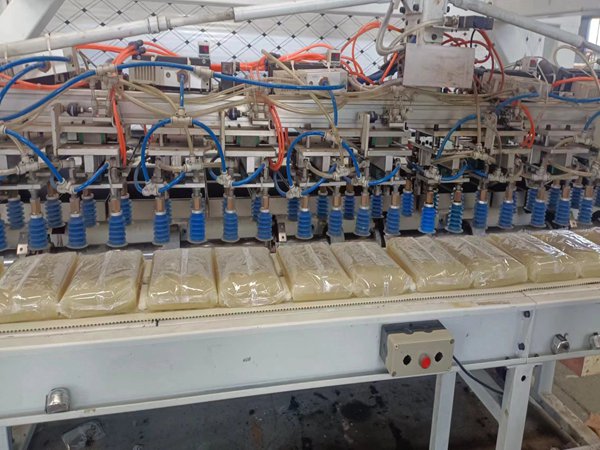 青島賽邦的碼垛機器人生產線 碼垛機器人生產線設計方案