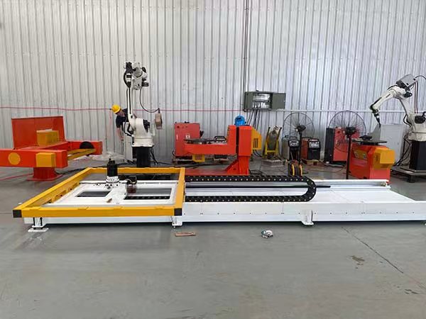 自動焊接生產線的特點有哪些? 青島賽邦生產的自動焊接生產線展示