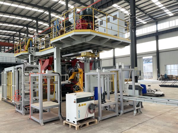 青島賽邦生產的搬運機器人展示