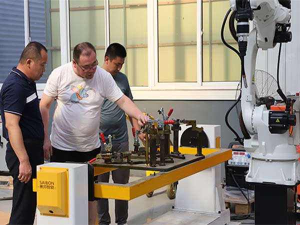 工業焊接機器人示教器的功能按鈕 工業焊接機器人示教器的功能按鈕