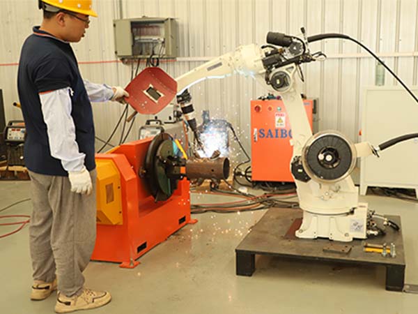 如何優化焊接機器人焊接操作？