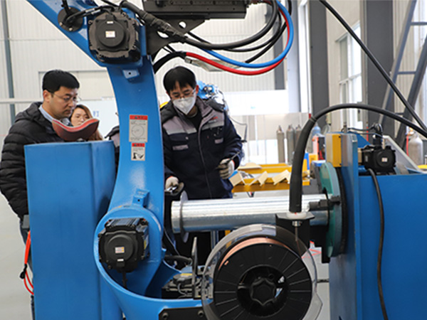 焊接機器人如何進行調試？