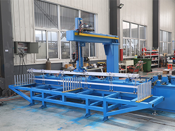 工業(yè)焊接機器人運動控制系統(tǒng)的結構