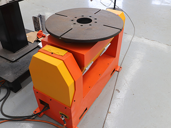 焊接變位機的結(jié)構(gòu)組成