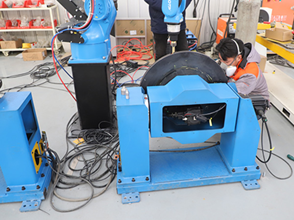 焊接機(jī)器人實(shí)現(xiàn)自動(dòng)化的技術(shù) 焊接機(jī)器人實(shí)現(xiàn)自動(dòng)化的技術(shù)