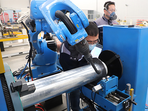 焊接變位機在不銹鋼管件行業(yè)中的應(yīng)用 焊接變位機在不銹鋼管件行業(yè)中的應(yīng)用