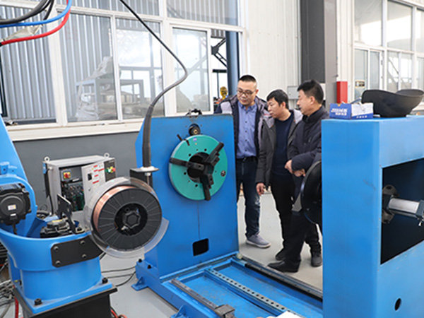 點(diǎn)焊焊接機(jī)器人有什么優(yōu)勢(shì)? 點(diǎn)焊焊接機(jī)器人有什么優(yōu)勢(shì)?