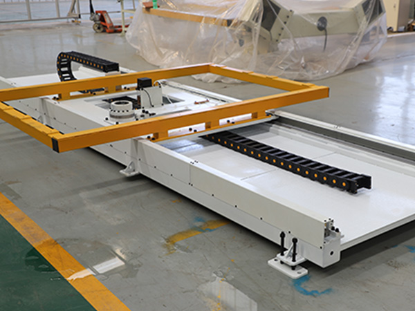 使用機(jī)器人行走地軌 使用機(jī)器人行走地軌